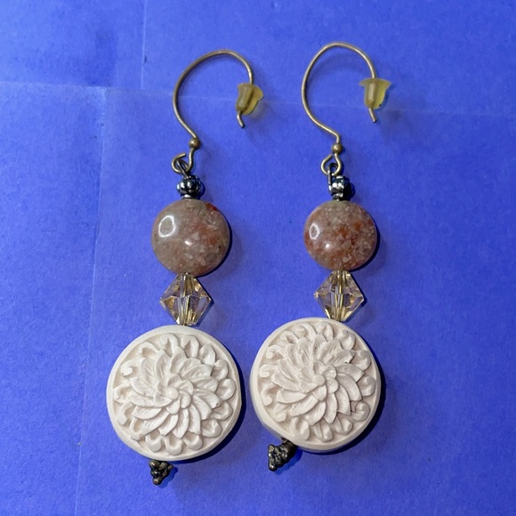 Bundle of 9 Pairs of Assorted Pierced Earrings - Picture 3 of 10